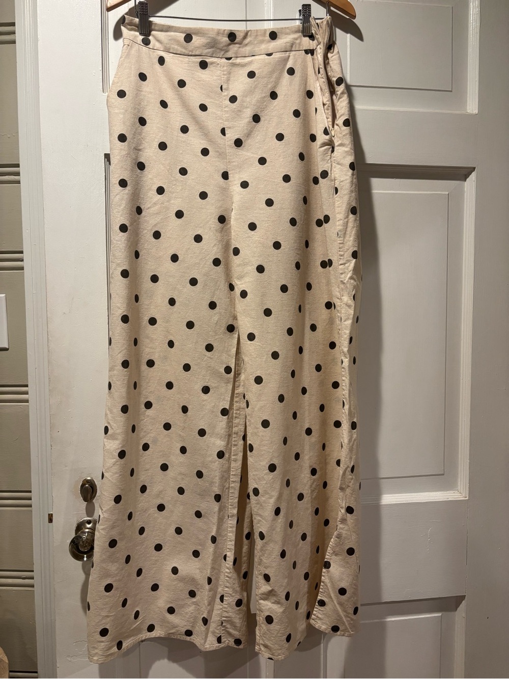 Women’s Boutique pants Cream and brown Polka Dot pants (never worn) size Large